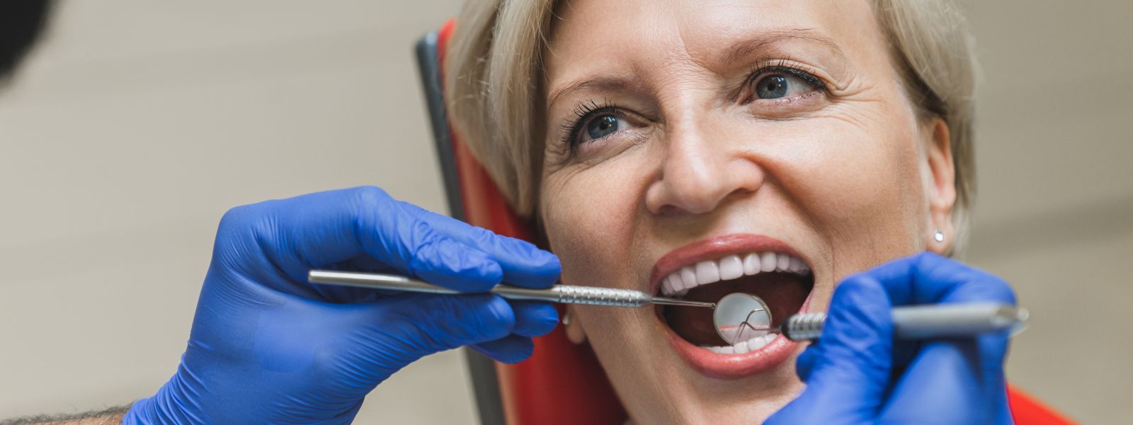 Dolor después de los implantes dentales: ¿Qué es normal?